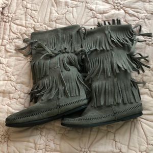 Minnetonka gray fringe boots